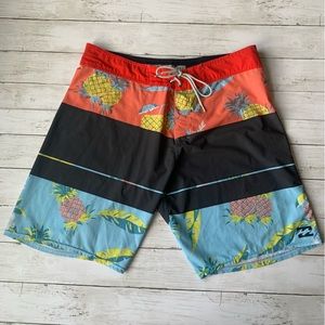 Billabong BoardShort 36 Taj Burrow Pineapple PX2 Recycler Quad Stretch Surf